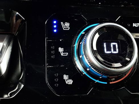 Used 2024 GMC Sierra 1500 AT4 w/ Technology Package image 14