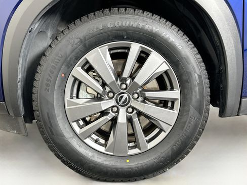 Used 2025 Nissan Pathfinder SV AWD/4WD image 11