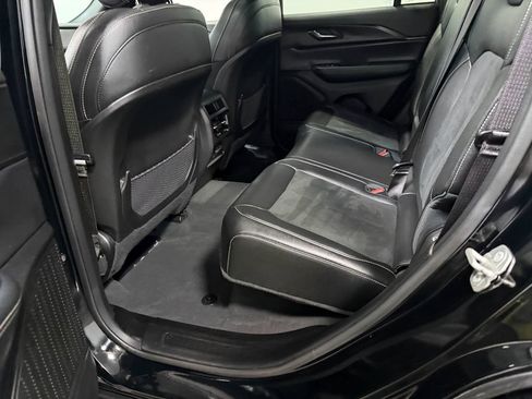 Used 2024 Jeep Grand Cherokee Altitude AWD/4WD image 47
