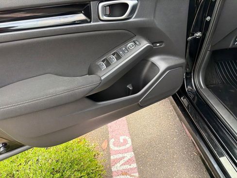 Used 2022 Honda Civic EX image 11