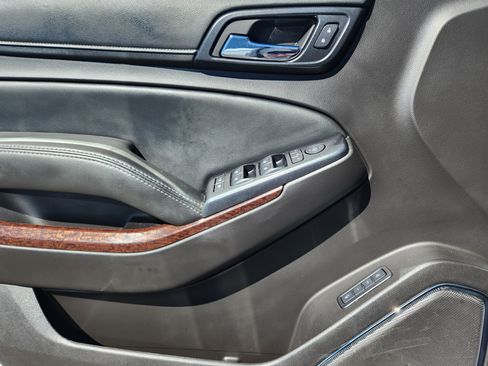 Used 2017 GMC Yukon SLT image 17