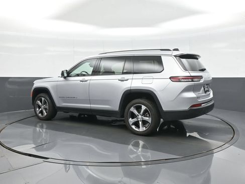 Used 2023 Jeep Grand Cherokee L Limited AWD/4WD image 5