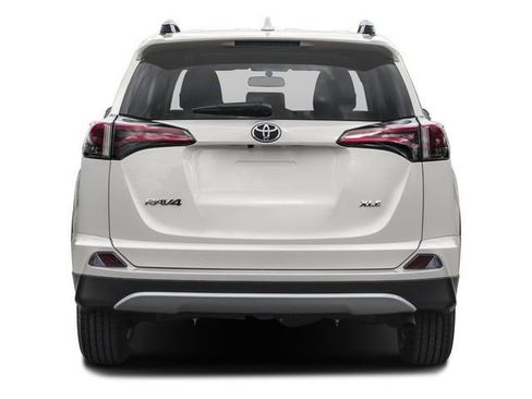 Used 2018 Toyota RAV4 XLE FWD image 5