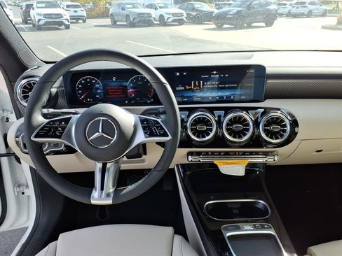 New 2025 Mercedes-Benz CLA 250 4MATIC image 19