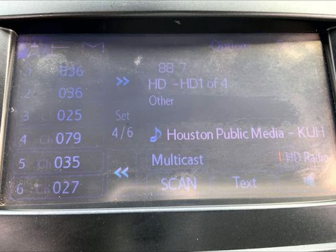 Used 2013 Toyota Prius V Five image 35