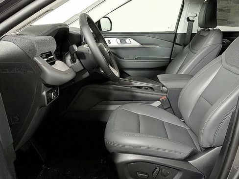 Used 2026 Ford Explorer Active w/ Active Comfort Package RWD image 15