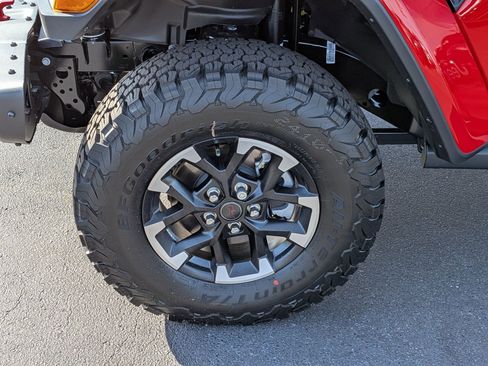 New 2026 Jeep Wrangler Unlimited Rubicon w/ Steel Bumper Group image 9