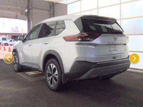 Used 2023 Nissan Rogue SV w/ SV Premium B Package image 5