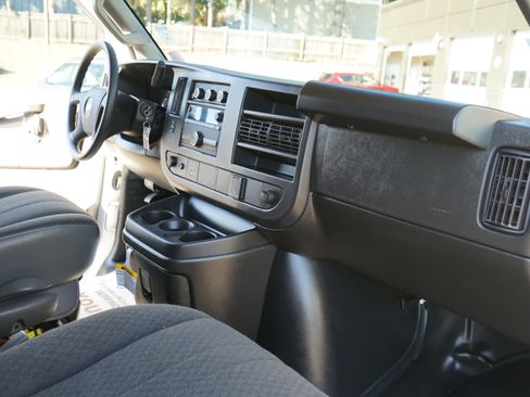 Used 2024 Chevrolet Express 2500 w/ Driver Convenience Package image 15