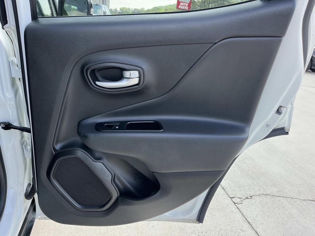 Used 2023 Jeep Renegade Latitude AWD/4WD image 23