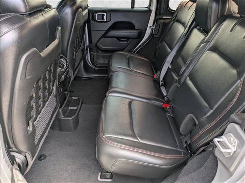 Used 2019 Jeep Wrangler Unlimited Rubicon w/ Dual Top Group AWD/4WD image 18