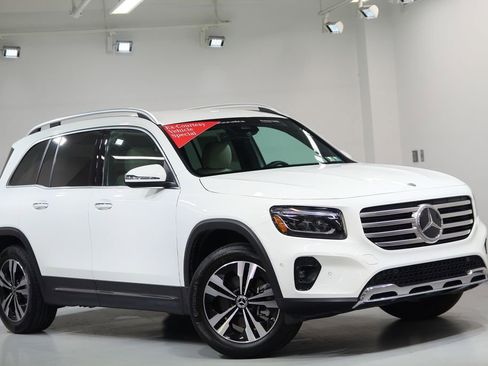 Certified 2025 Mercedes-Benz GLB 250 4MATIC image 9