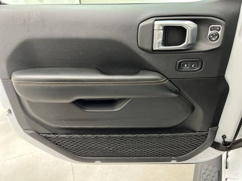 Used 2024 Jeep Wrangler Unlimited Sahara AWD/4WD image 14