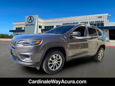 Used 2019 Jeep Cherokee Latitude Plus w/ Comfort/Convenience Group AWD/4WD image 2