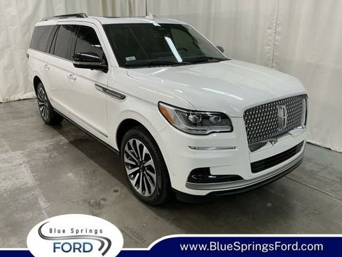 Used 2024 Lincoln Navigator L Reserve image 1
