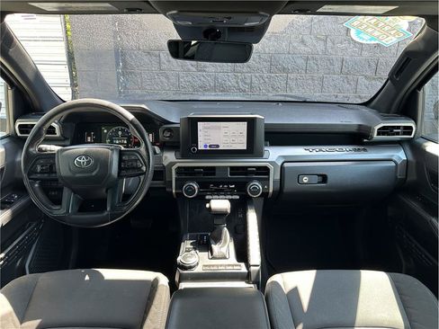 Used 2024 Toyota Tacoma SR5 AWD/4WD image 18