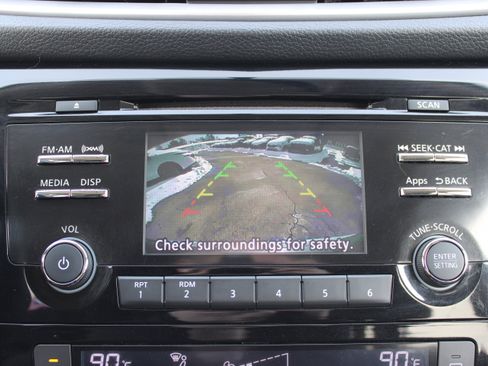 Used 2016 Nissan Rogue SV image 19