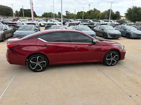 Certified 2025 Nissan Altima 2.5 SR w/ SR Premium Package FWD image 8