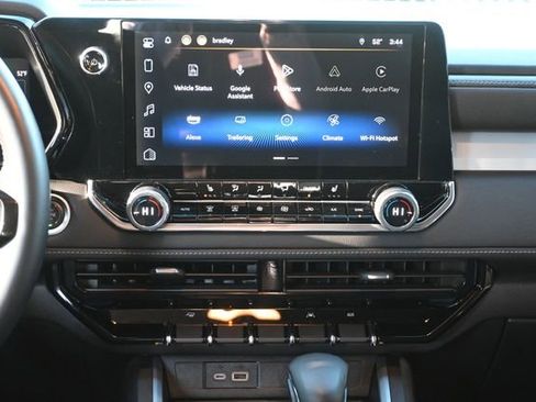 Used 2024 Chevrolet Colorado LT w/ LT Convenience Package II image 17