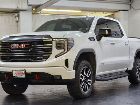 Used 2023 GMC Sierra 1500 AT4 w/ AT4 Premium Package image 10