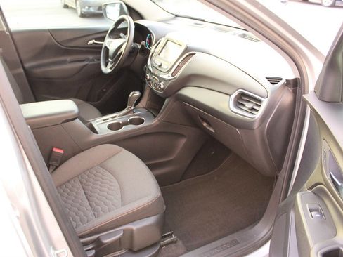 Used 2020 Chevrolet Equinox LT image 12
