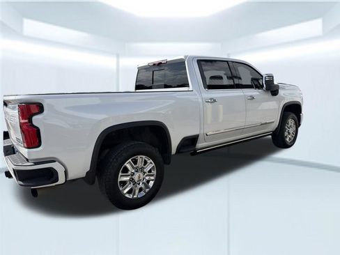 Used 2025 Chevrolet Silverado 2500 High Country w/ High Country Premium Package AWD/4WD image 5