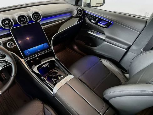 Used 2024 Mercedes-Benz GLC 300 GLC 300 image 11