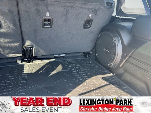 Used 2024 Jeep Wrangler Sahara w/ Technology Group image 8