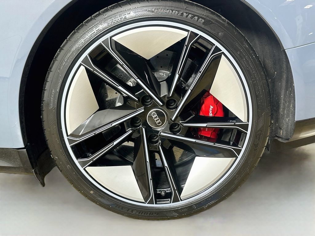 Used 2022 Audi RS e-tron GT w/ Year 1 Package AWD/4WD image 31