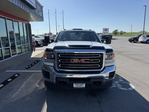 Used 2019 GMC Sierra 3500 4x4 Crew Cab w/ Sierra Convenience Package image 10