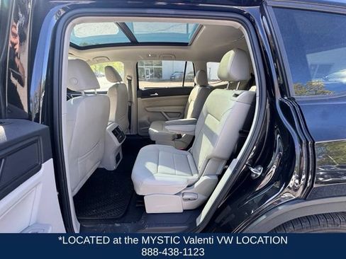 Certified 2023 Volkswagen Atlas SEL R-Line AWD/4WD image 8