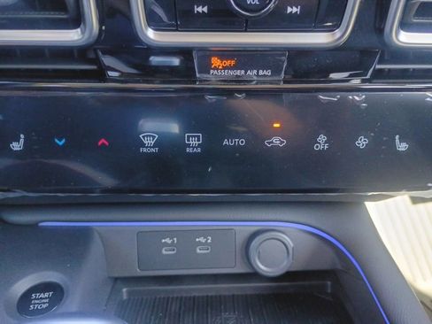 New 2026 Nissan Sentra SV w/ SV Convenience Package FWD image 15