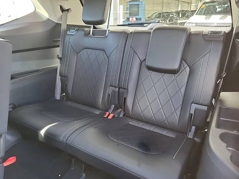 Used 2025 Volkswagen Atlas SEL Premium R-Line AWD/4WD image 11