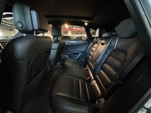Used 2020 Porsche Macan Turbo AWD/4WD image 15