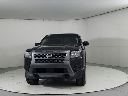 Certified 2025 Nissan Frontier SV image 2