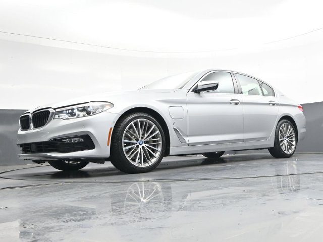 Used 2018 BMW 530e RWD image 36