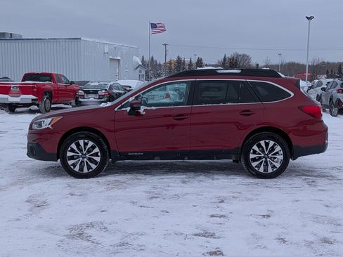 Used 2017 Subaru Outback 2.5i Limited image 4