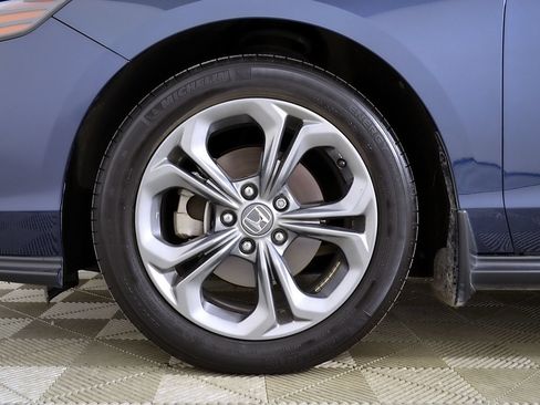 Used 2024 Honda Accord EX image 11