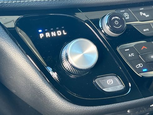 New 2026 Chrysler Pacifica Select image 20