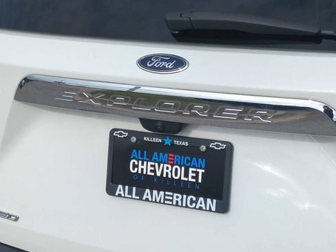 Used 2022 Ford Explorer Limited w/ Limited Technology Package image 32