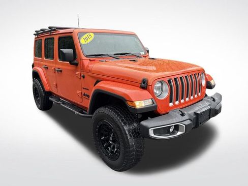 Used 2018 Jeep Wrangler Unlimited Sahara w/ Safety Group AWD/4WD image 3