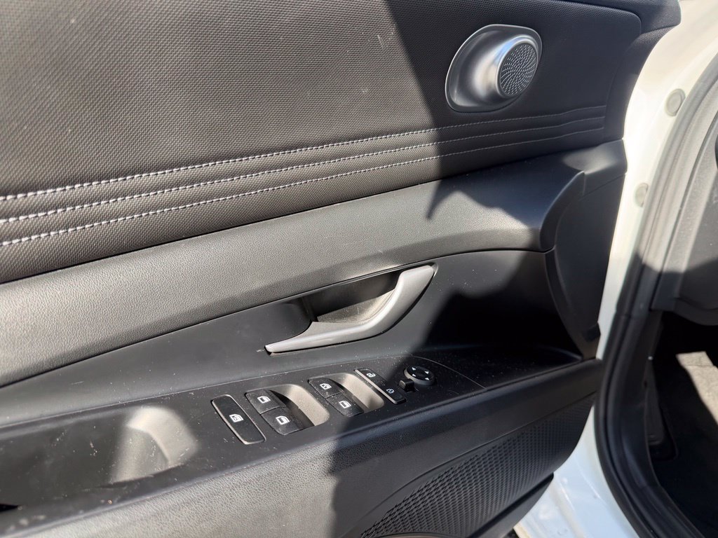 Used 2023 Hyundai Elantra SEL w/ Convenience Package FWD image 22