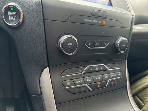 Used 2020 Ford Edge SEL w/ Convenience Package image 31