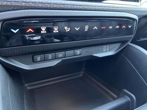 New 2026 Jeep Cherokee Limited image 32