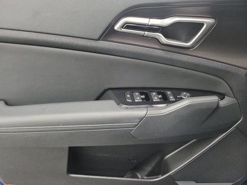 Used 2025 Kia Sportage EX FWD image 19
