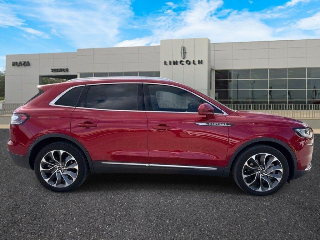 Used 2021 Lincoln Nautilus Reserve w/ Equipment Group 201A AWD/4WD image 2