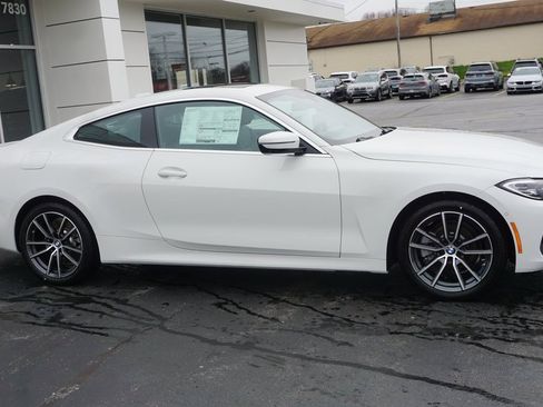 Used 2024 BMW 430i xDrive Coupe w/ Premium Package image 3