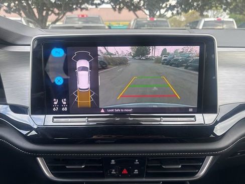 Used 2024 Volkswagen Atlas Cross Sport SE image 32