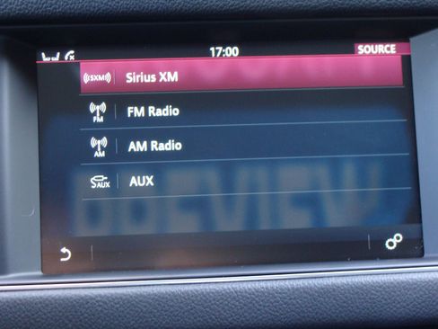 Used 2017 Jaguar XF Premium image 19