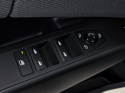 Used 2025 BMW X3 xDrive30i w/ Convenience Package image 19